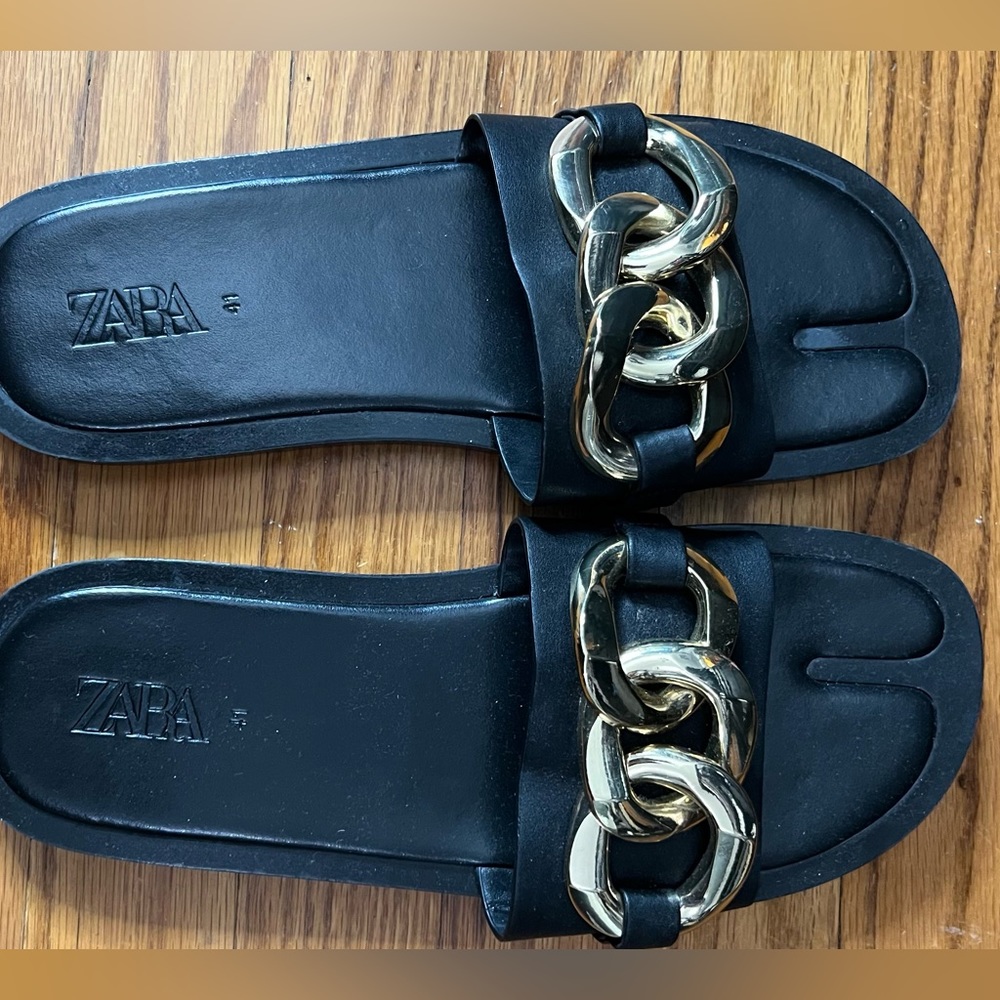 Zara slides with gold buckle 41